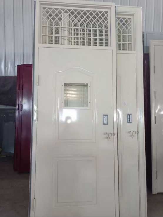 徽县学校教室门