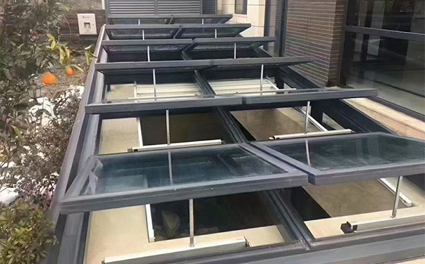 某轨道交通车辆维修车间徽县排烟窗应用