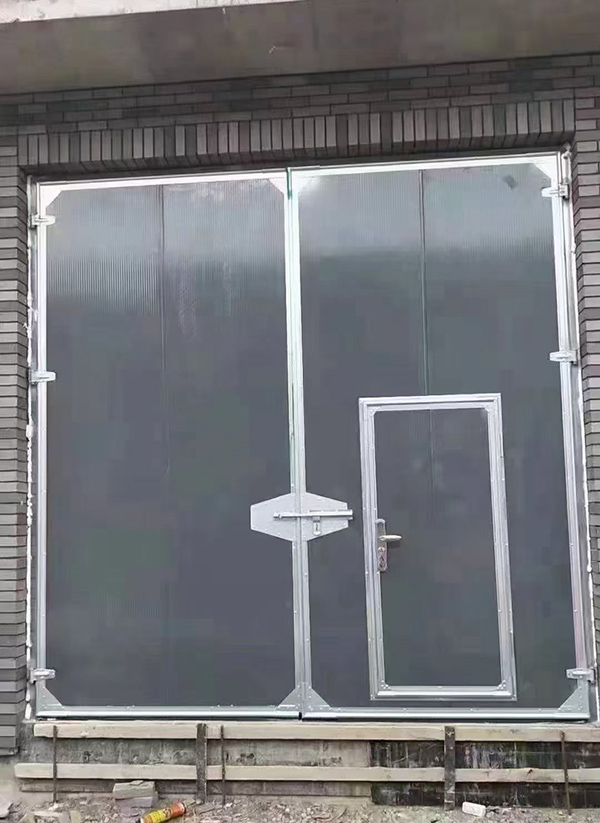 徽县工业平开门在大型设备制造车间的应用实例
